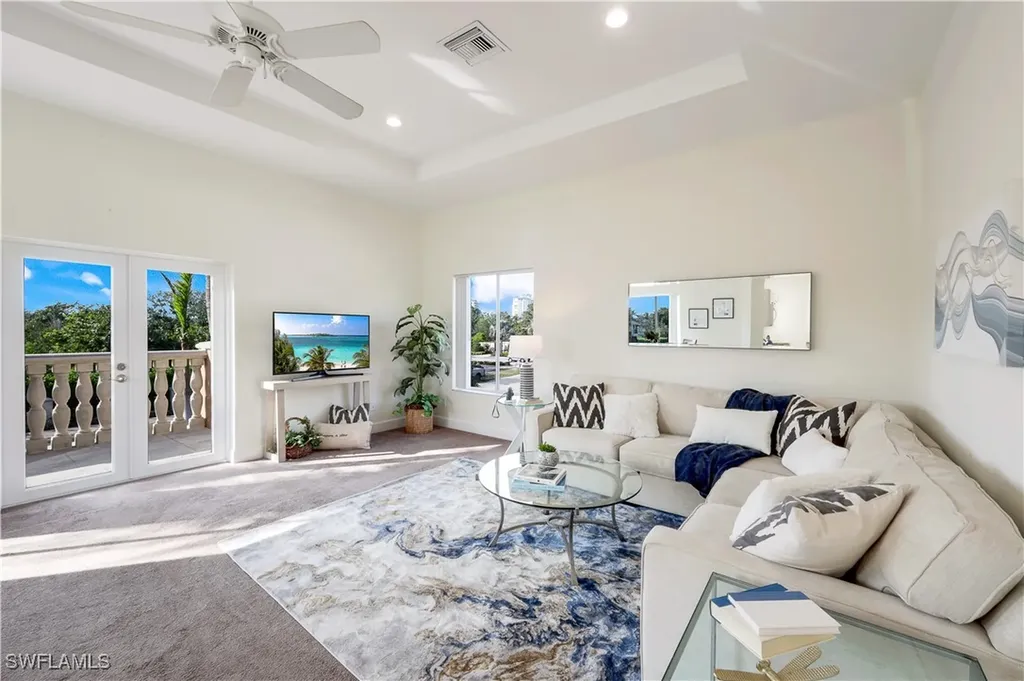 11020 Vanderbilt Drive Naples FL 34108