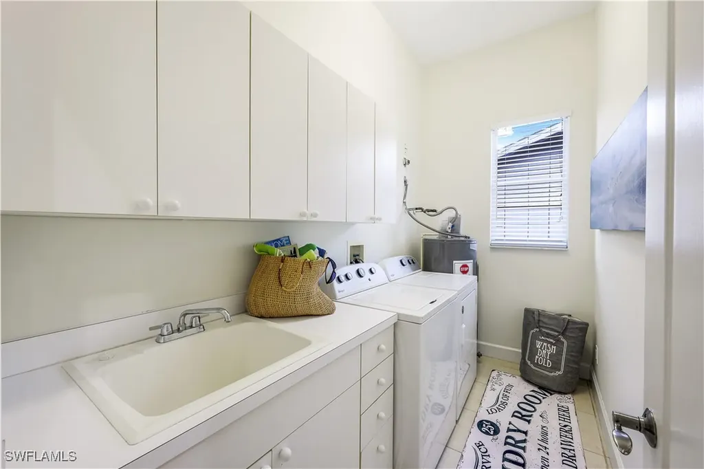 11020 Vanderbilt Drive Naples FL 34108