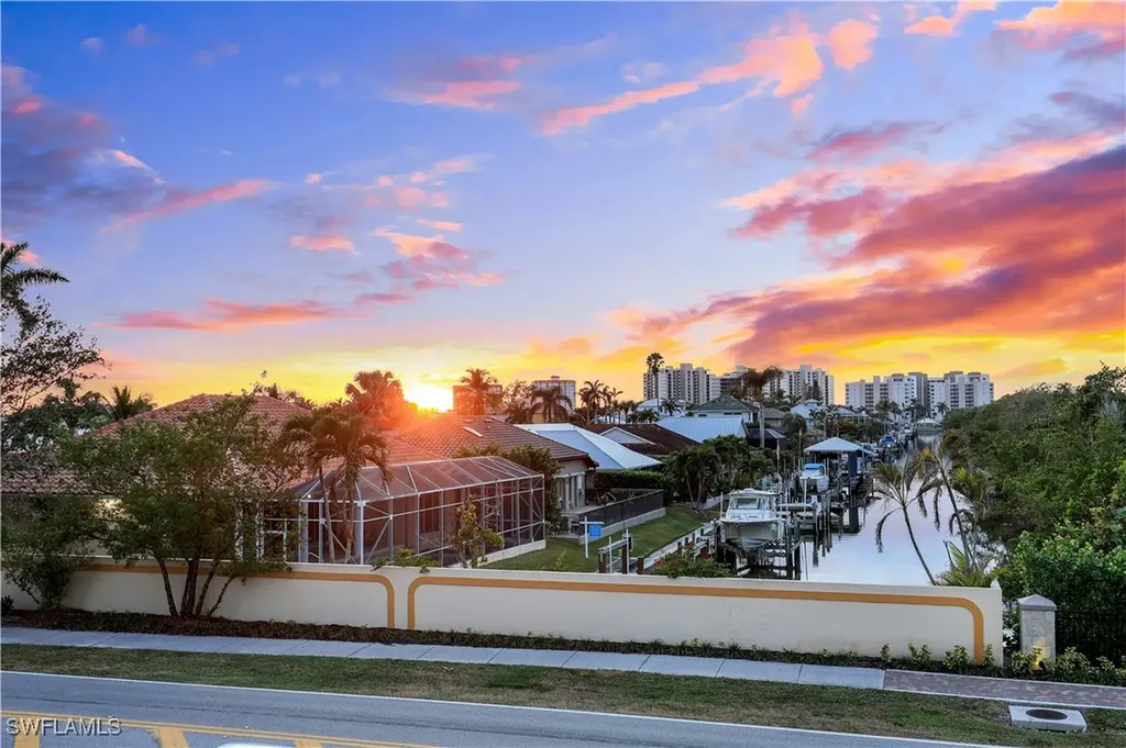 11020 Vanderbilt Drive Naples FL 34108