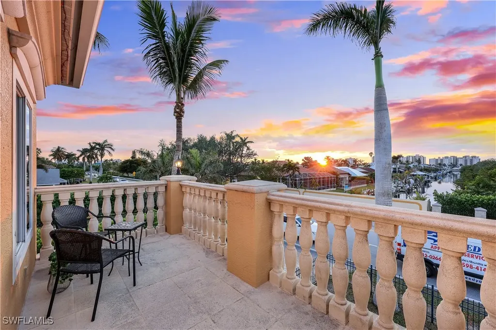 11020 Vanderbilt Drive Naples FL 34108