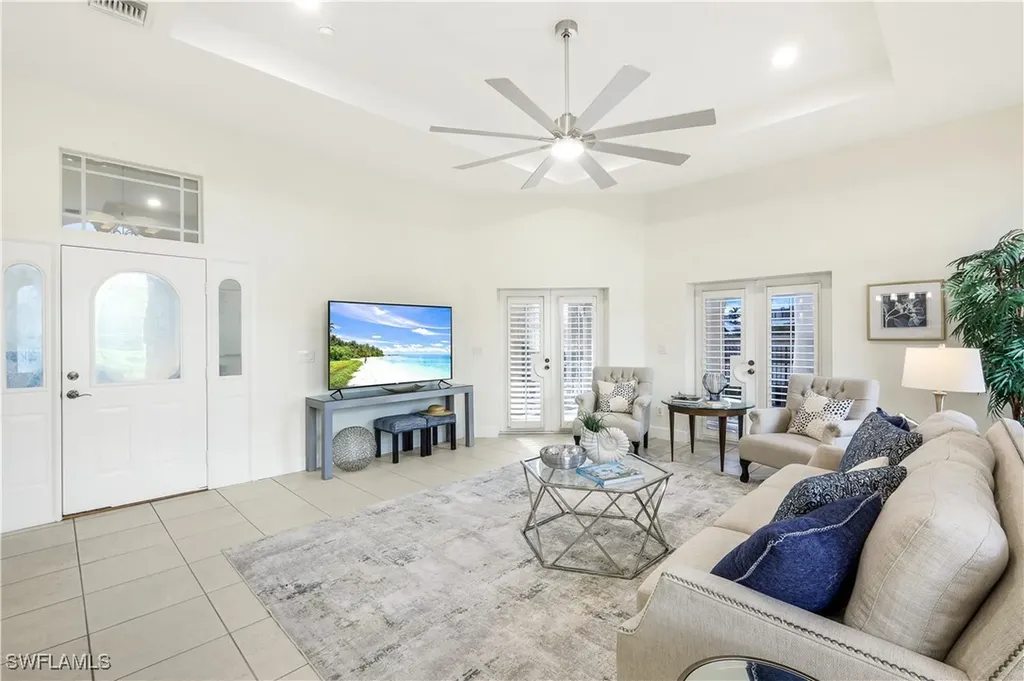 11020 Vanderbilt Drive Naples FL 34108