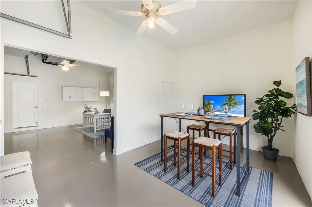 11020 Vanderbilt Drive Naples FL 34108