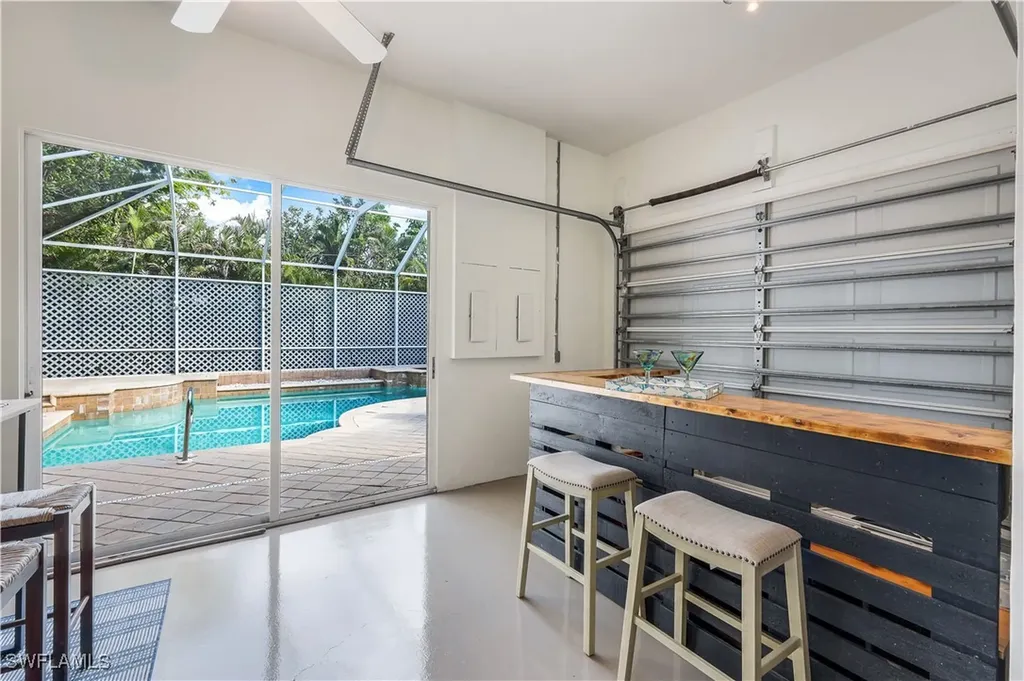 11020 Vanderbilt Drive Naples FL 34108
