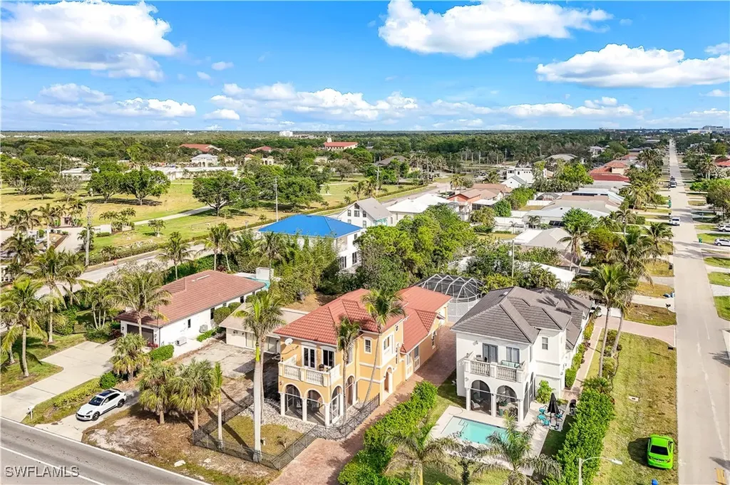 11020 Vanderbilt Drive Naples FL 34108
