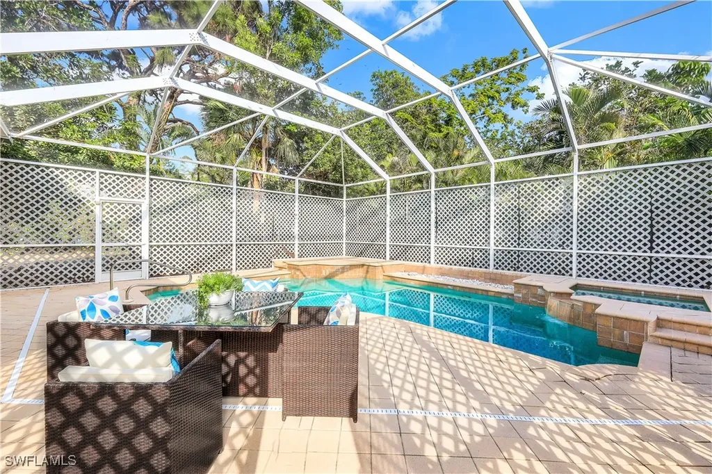 11020 Vanderbilt Drive Naples FL 34108
