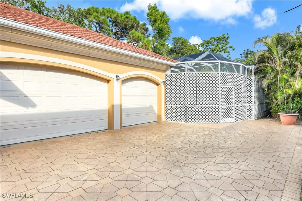 11020 Vanderbilt Drive Naples FL 34108