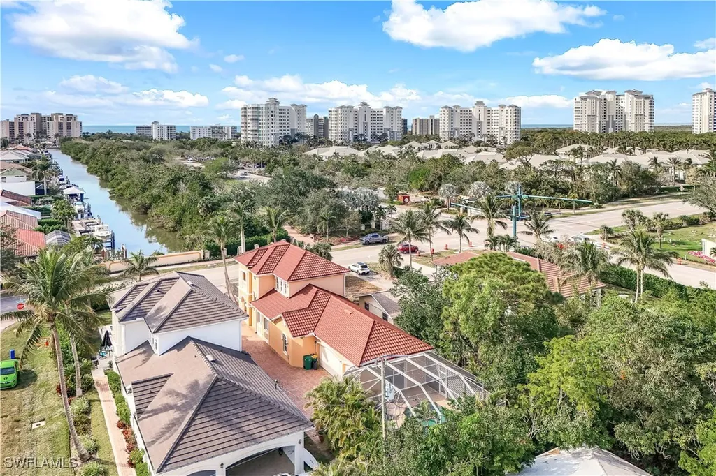 11020 Vanderbilt Drive Naples FL 34108