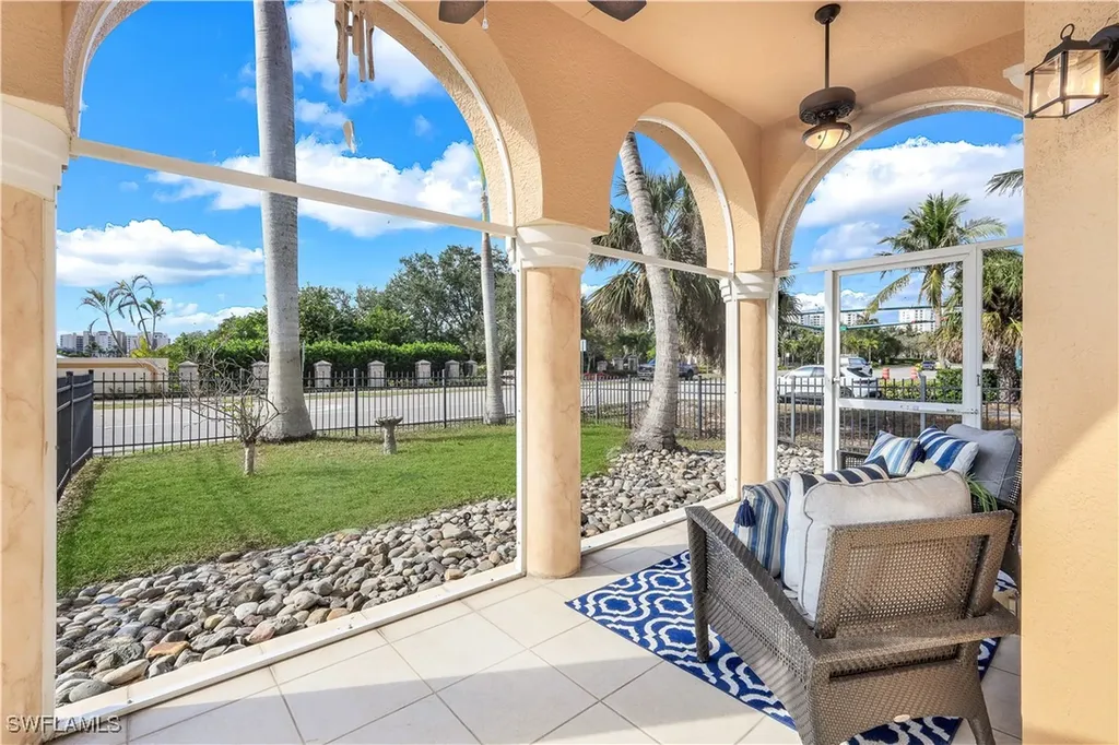 11020 Vanderbilt Drive Naples FL 34108