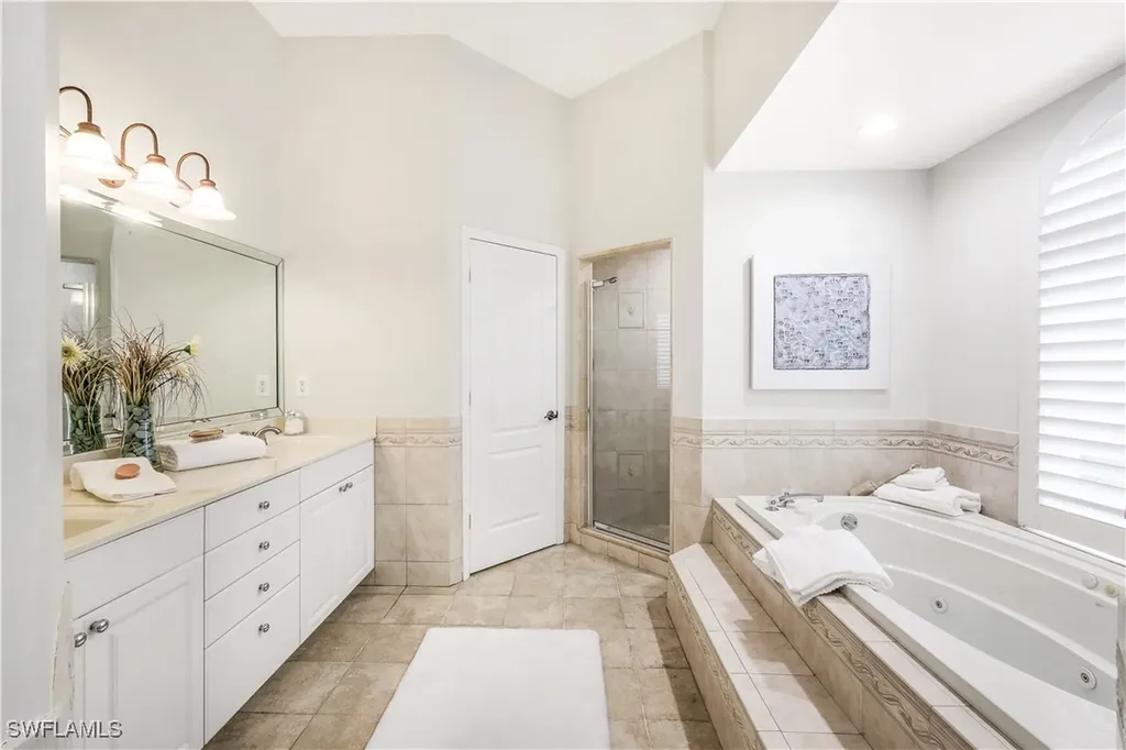 11020 Vanderbilt Drive Naples FL 34108