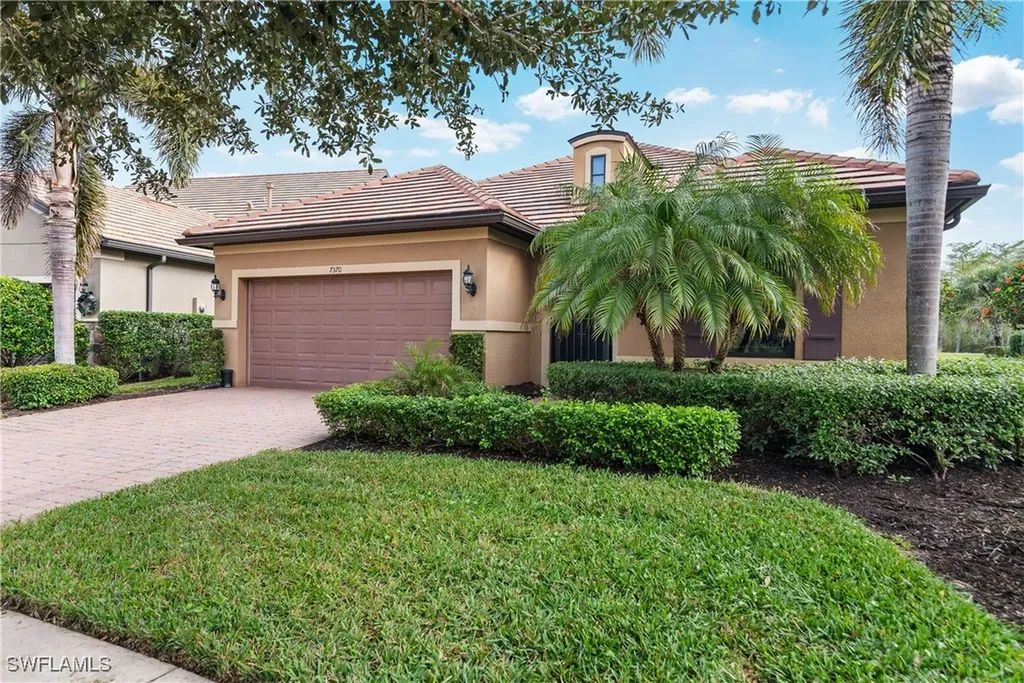 7370 Mockingbird Court Naples FL 34114