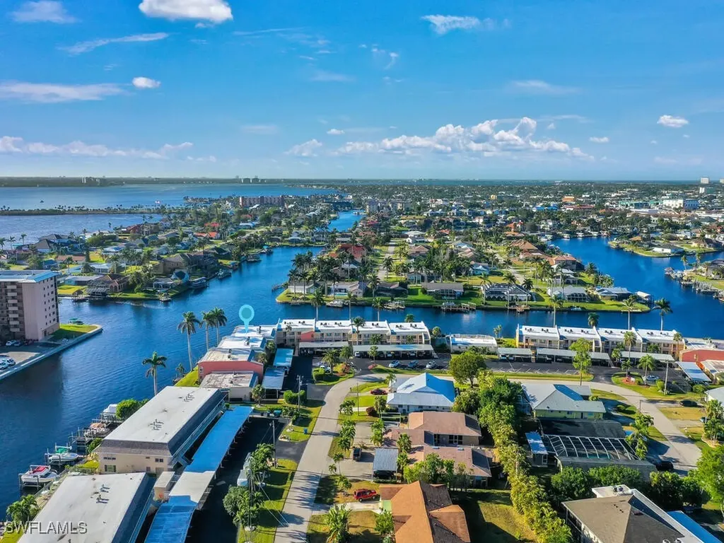 1926 SE 43rd Street Cape Coral FL 33904