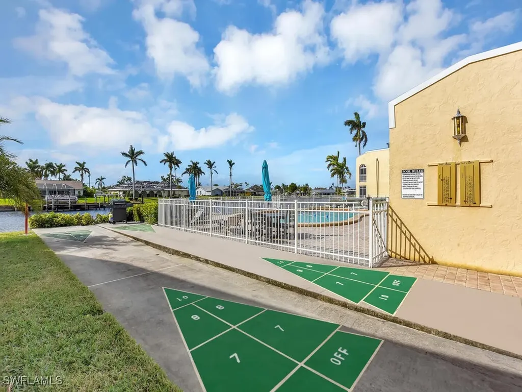 1926 SE 43rd Street Cape Coral FL 33904