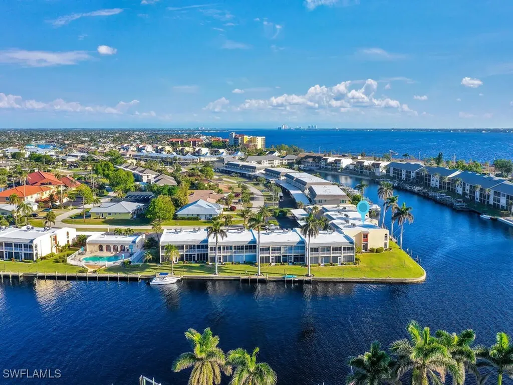 1926 SE 43rd Street Cape Coral FL 33904