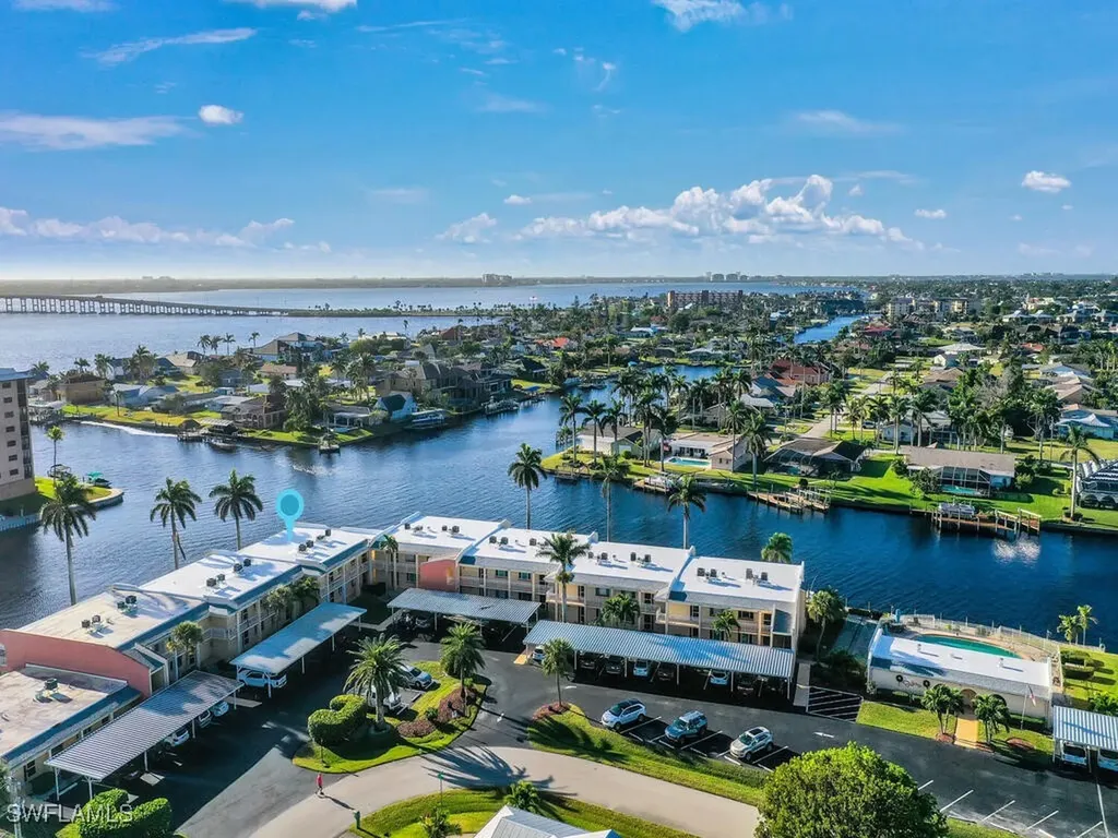 1926 SE 43rd Street Cape Coral FL 33904