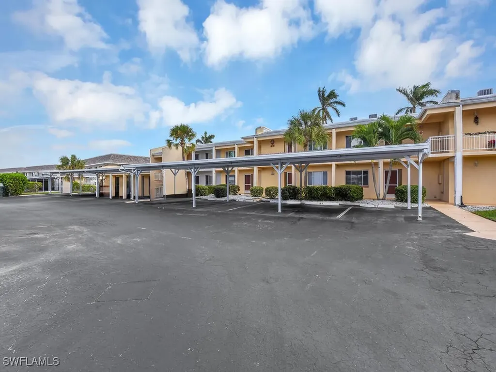 1926 SE 43rd Street Cape Coral FL 33904