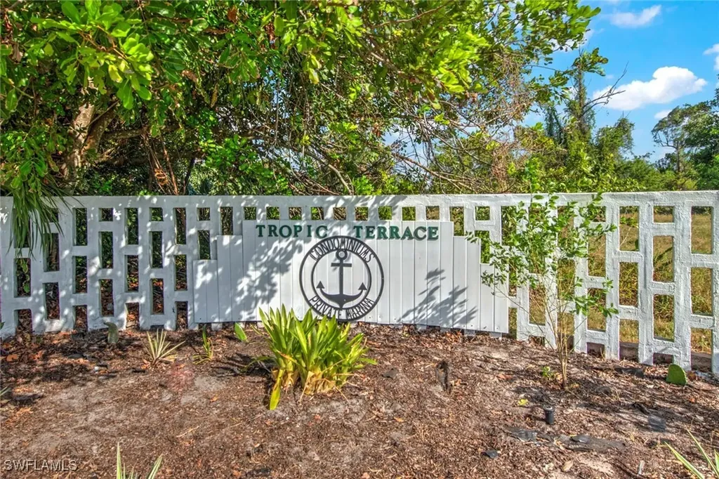 1418 Tropic Terrace North Fort Myers FL 33903