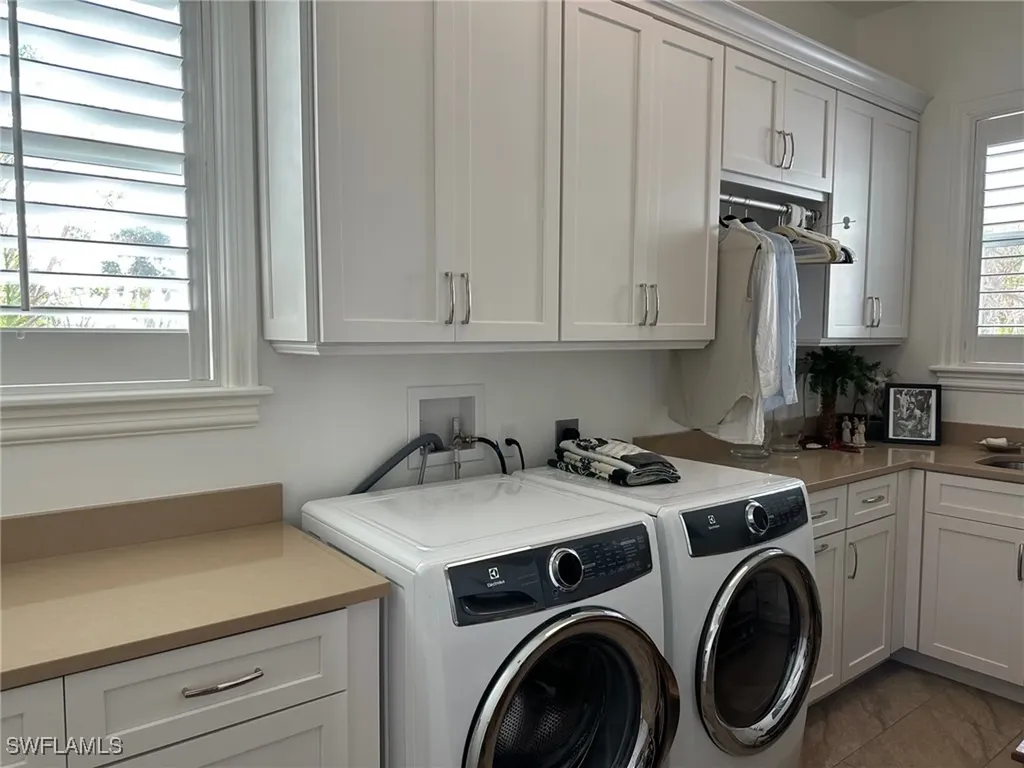 6195 Henderson Road Sanibel FL 33957