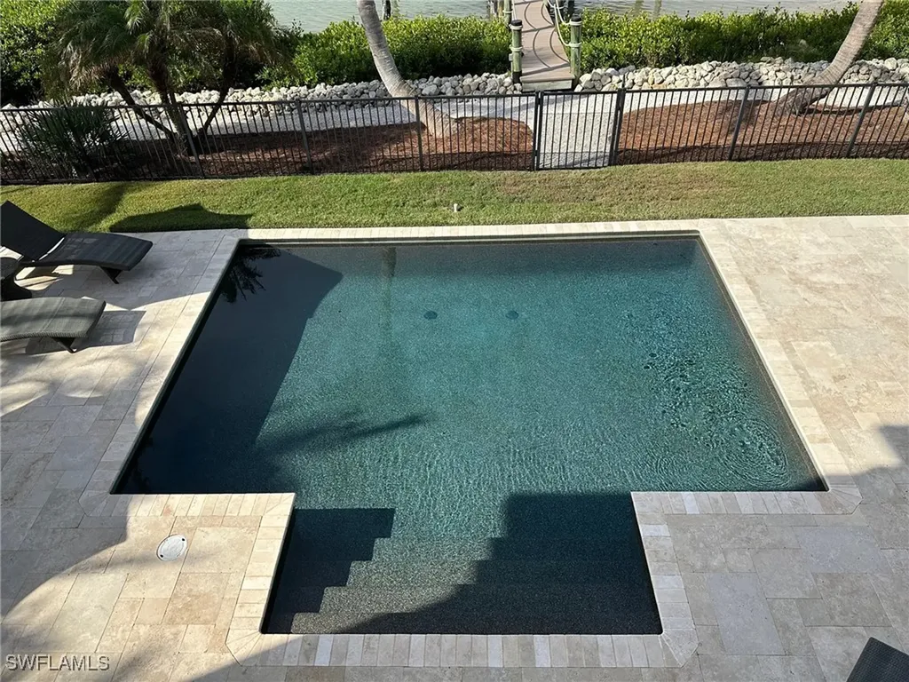 6195 Henderson Road Sanibel FL 33957