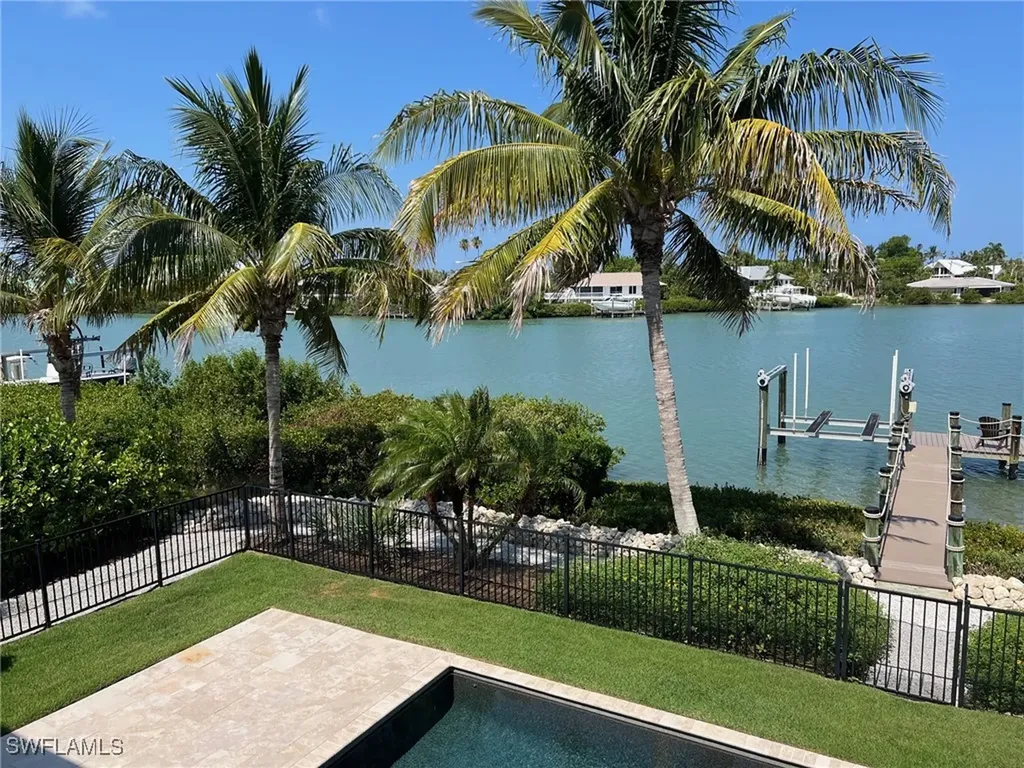 6195 Henderson Road Sanibel FL 33957