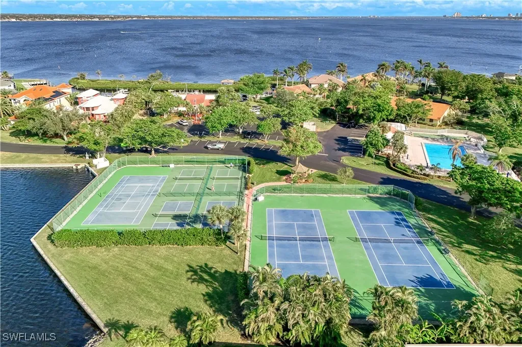 9810 Leeward Court Fort Myers FL 33919