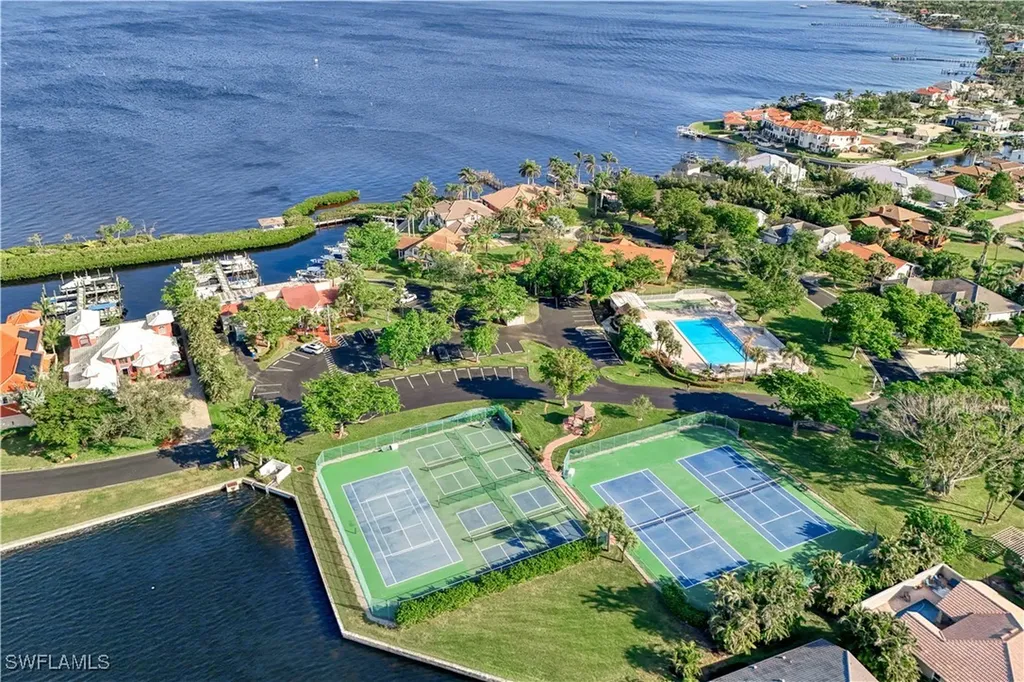 9810 Leeward Court Fort Myers FL 33919