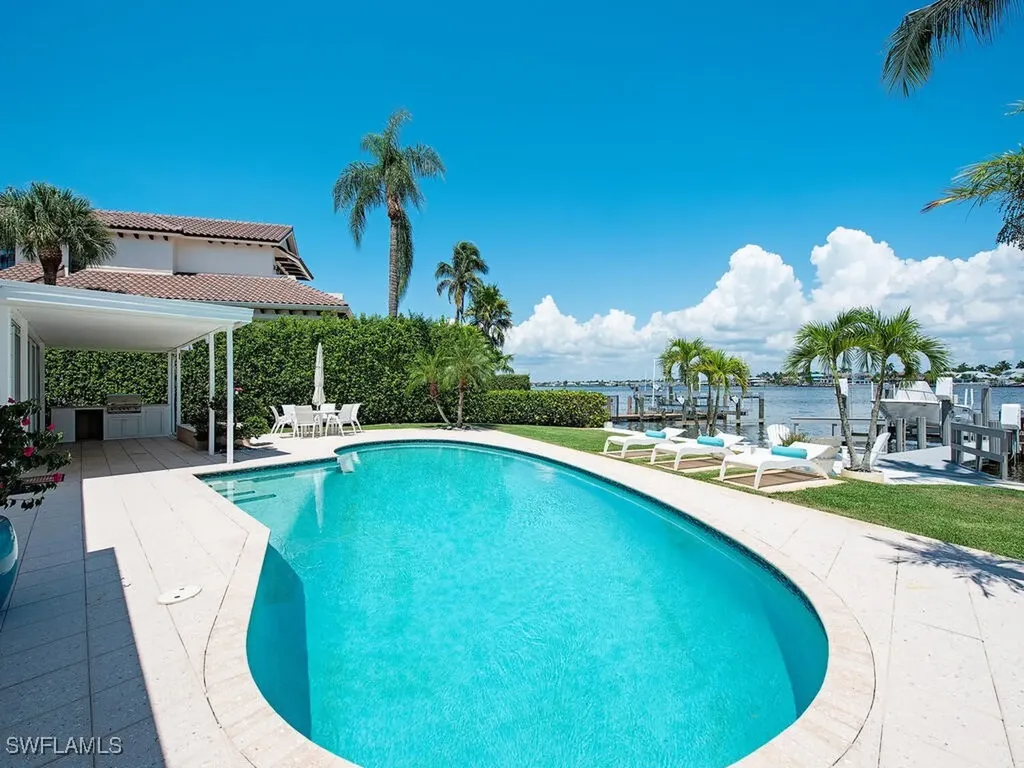 2143 Marina Drive Naples FL 34102