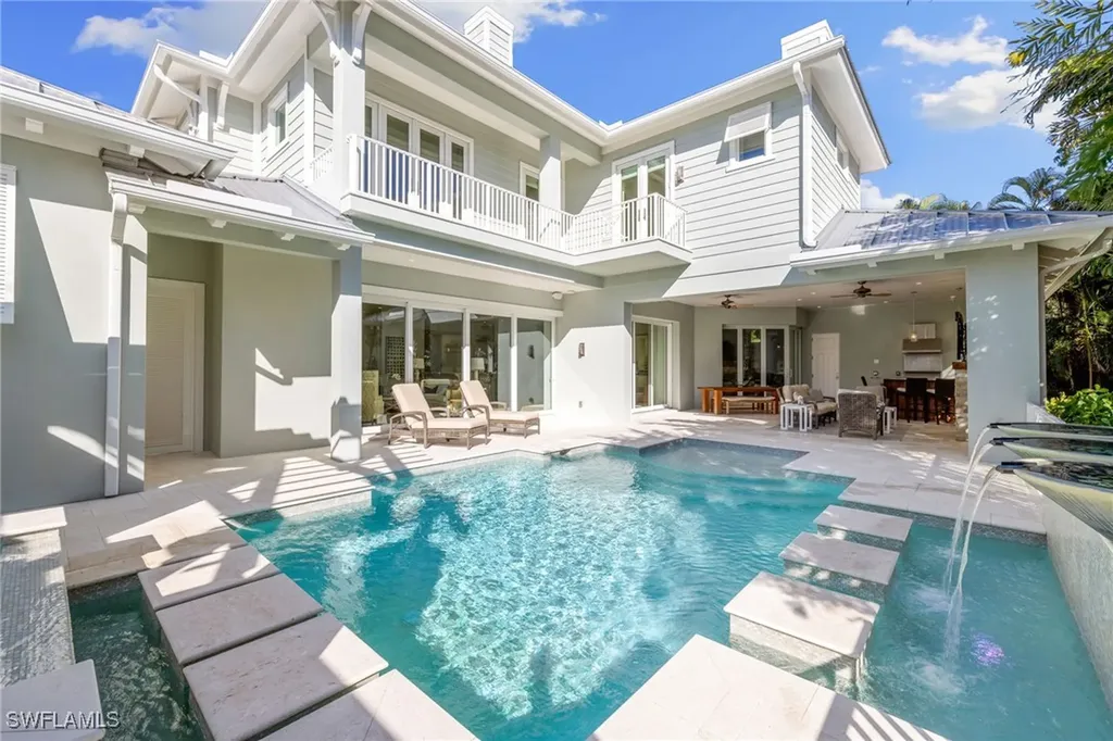 2550 Windward Way Naples FL 34103