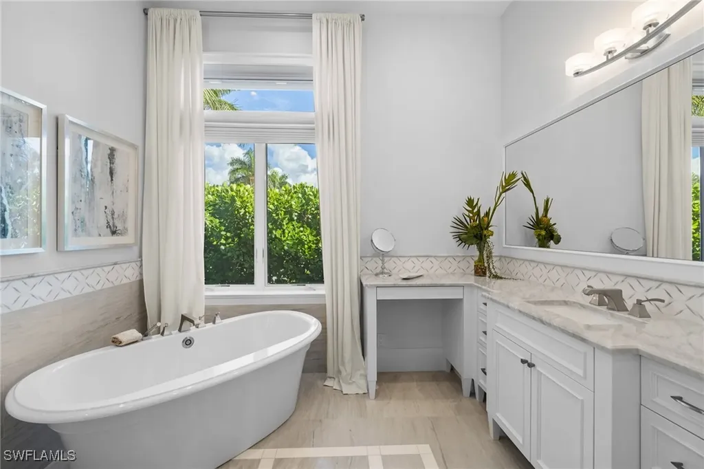 2550 Windward Way Naples FL 34103