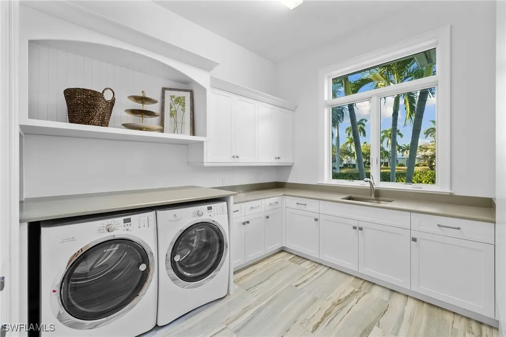 2550 Windward Way Naples FL 34103