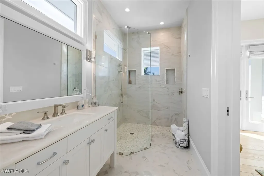 2550 Windward Way Naples FL 34103