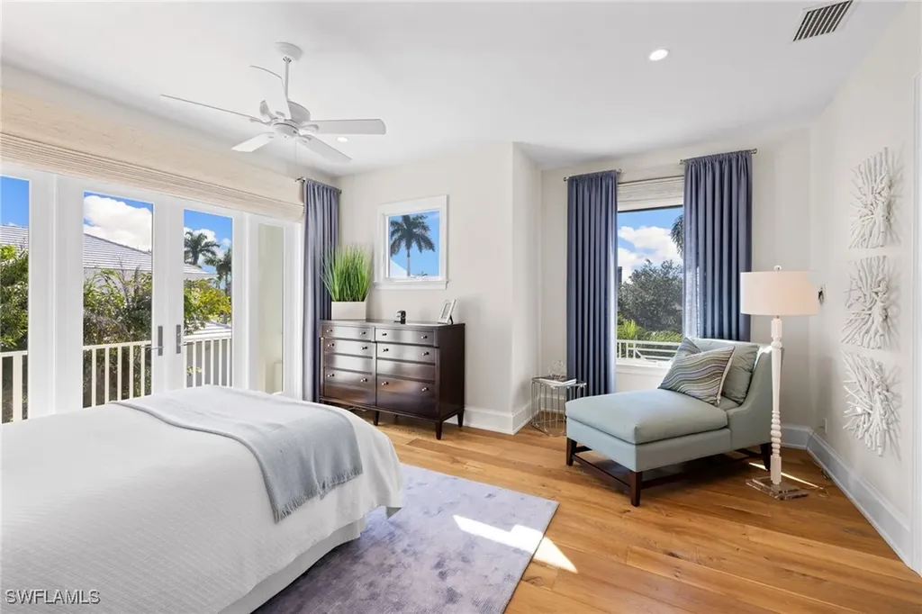 2550 Windward Way Naples FL 34103