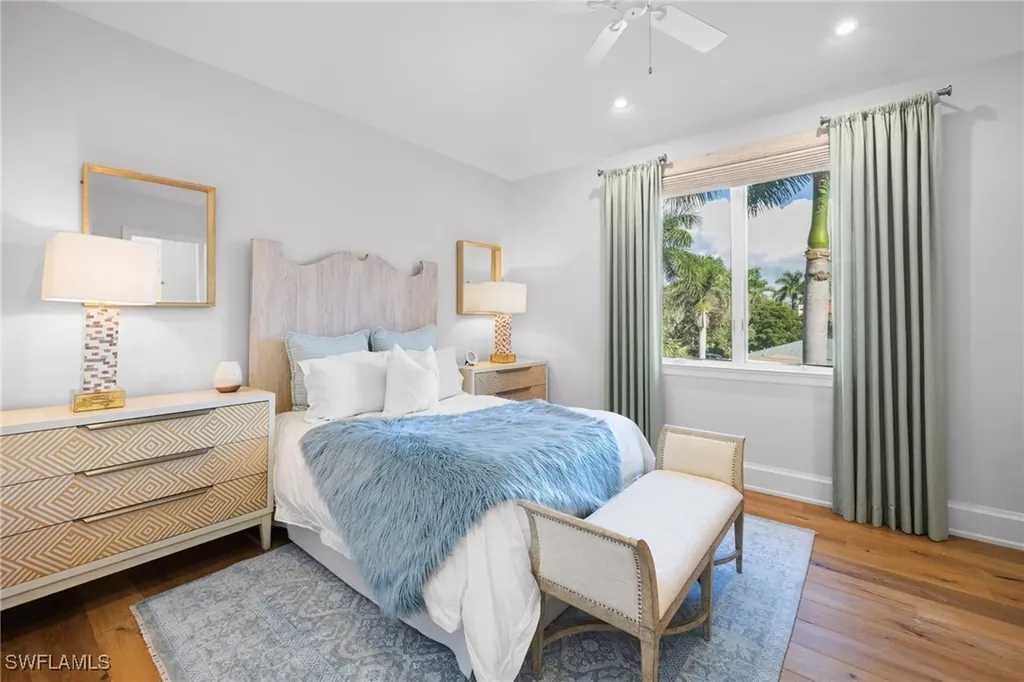 2550 Windward Way Naples FL 34103