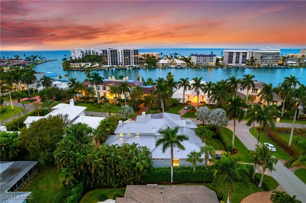 2550 Windward Way Naples FL 34103