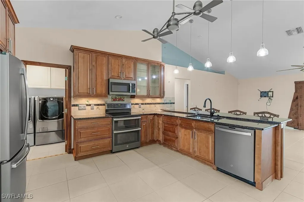 4205 NE 23rd Place Cape Coral FL 33909