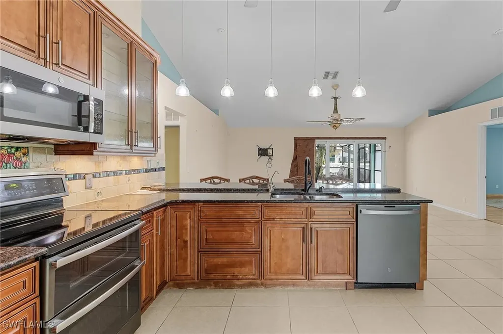 4205 NE 23rd Place Cape Coral FL 33909