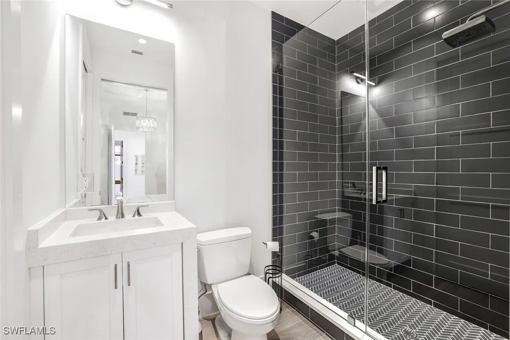 850 Central Avenue Naples FL 34102