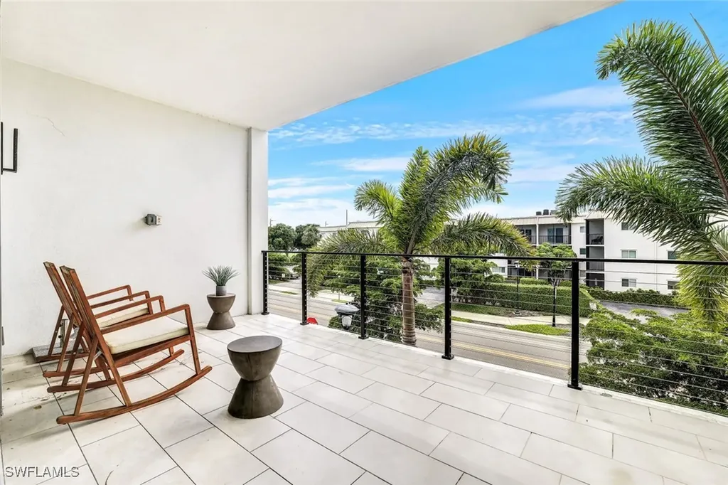 850 Central Avenue Naples FL 34102