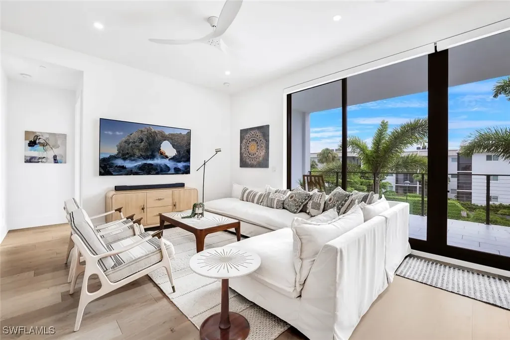 850 Central Avenue Naples FL 34102