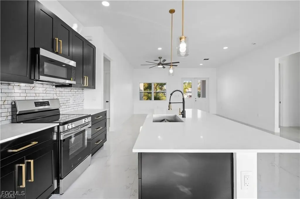 3903 29th Street SW Lehigh Acres FL 33976