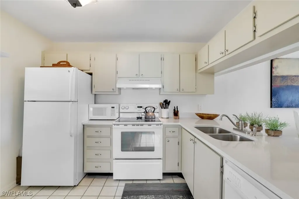 2606 Kings Lake Boulevard Naples FL 34112