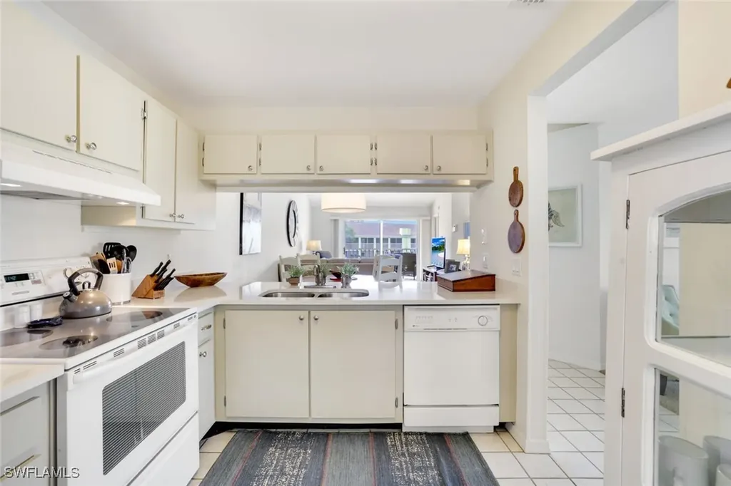 2606 Kings Lake Boulevard Naples FL 34112
