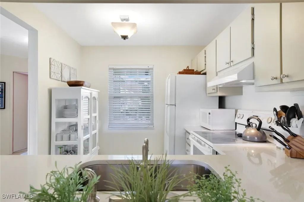 2606 Kings Lake Boulevard Naples FL 34112