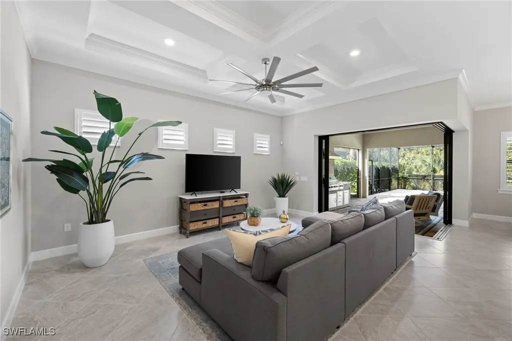 9387 Greyhawk Trail Naples FL 34120