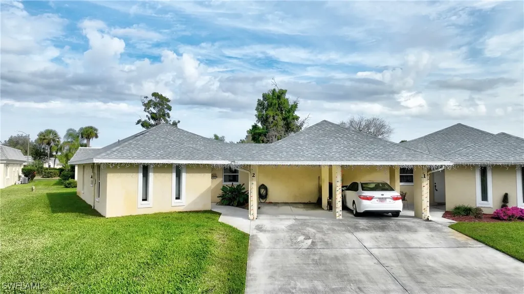 2 E Greens Circle Lehigh Acres FL 33936