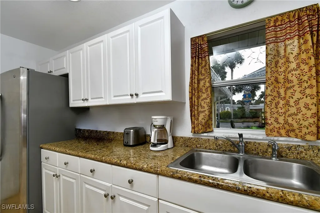 2 E Greens Circle Lehigh Acres FL 33936