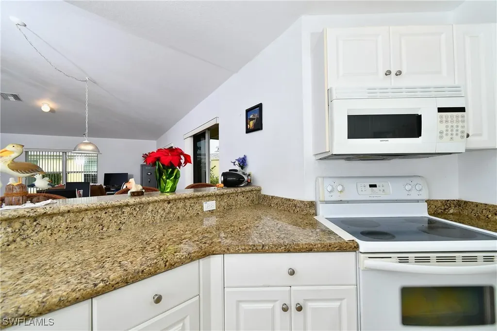 2 E Greens Circle Lehigh Acres FL 33936