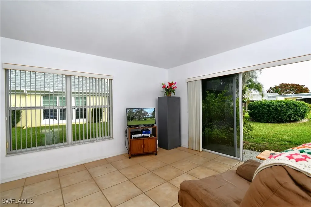 2 E Greens Circle Lehigh Acres FL 33936