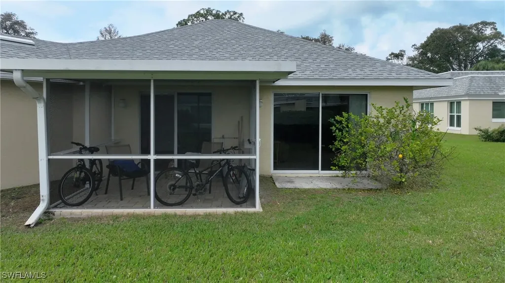 2 E Greens Circle Lehigh Acres FL 33936