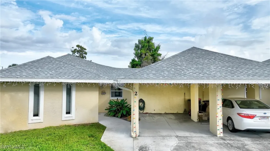 2 E Greens Circle Lehigh Acres FL 33936