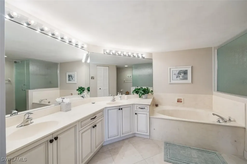 6228 Bellerive Avenue Naples FL 34119